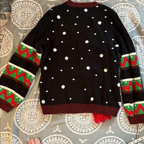 Light up Reindeer Sweater Christmas sweater. Holiday sweater. Size Medium - Picture 6 of 6